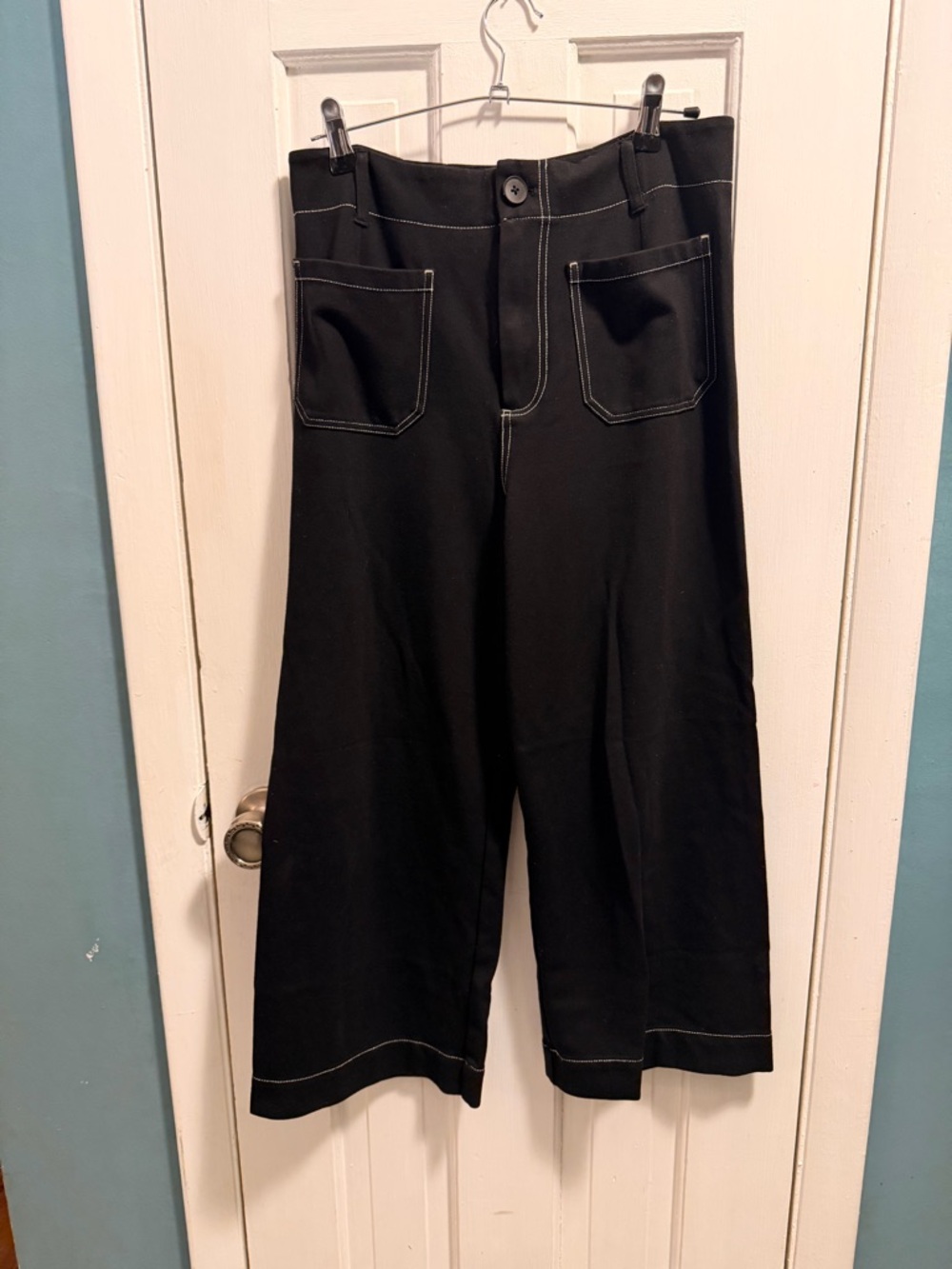 Jones New York Black Pants with White Contrast Stitching size 10